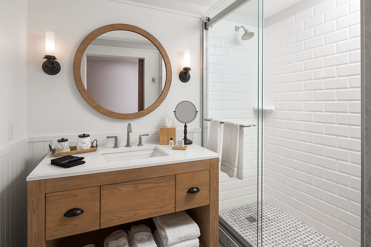 Standard Guest Room Bathroom