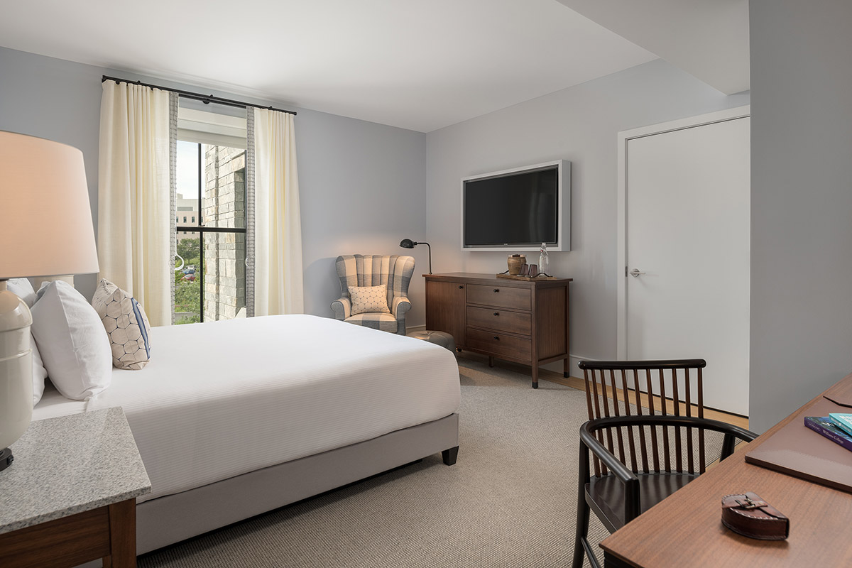 King Junior Suite Guest Room - ADA