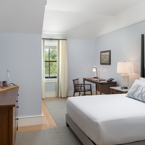 Queen Guest Room Detail