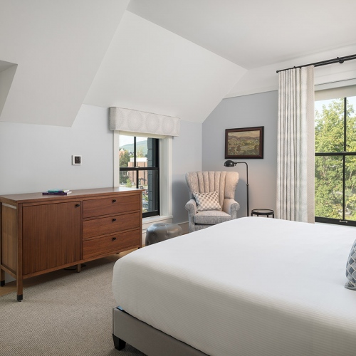 King Suite Bedroom - Upper Floor
