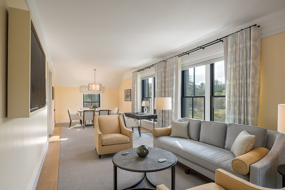 King Suite Living Area
